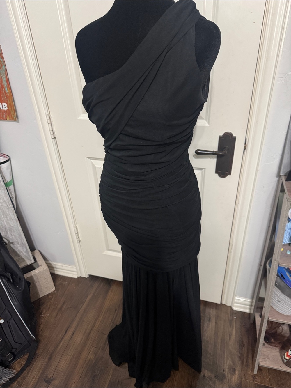 Elegant One-Shoulder Black Ruched Evening Dress